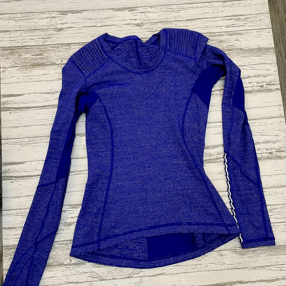Lululemon workout top